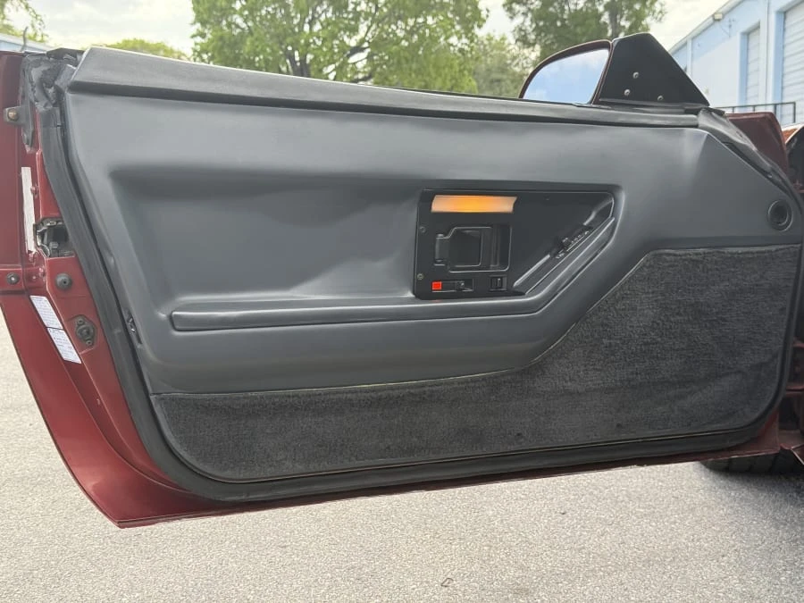 1987 Chevrolet Corvette C4 - Image 11 of 28