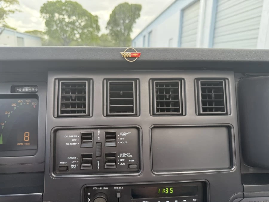 1987 Chevrolet Corvette C4 - Image 16 of 28