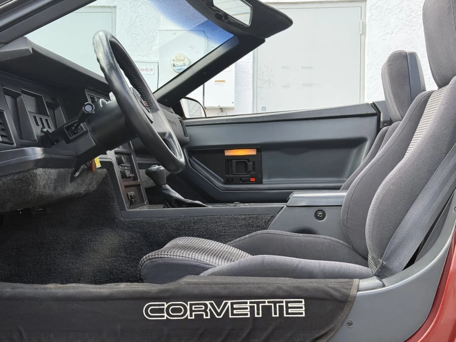1987 Chevrolet Corvette C4 - Image 12 of 28
