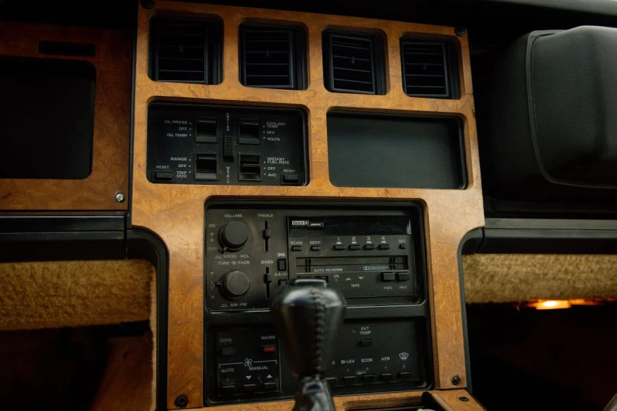 1987 Chevrolet Corvette C4 - Image 19 of 25