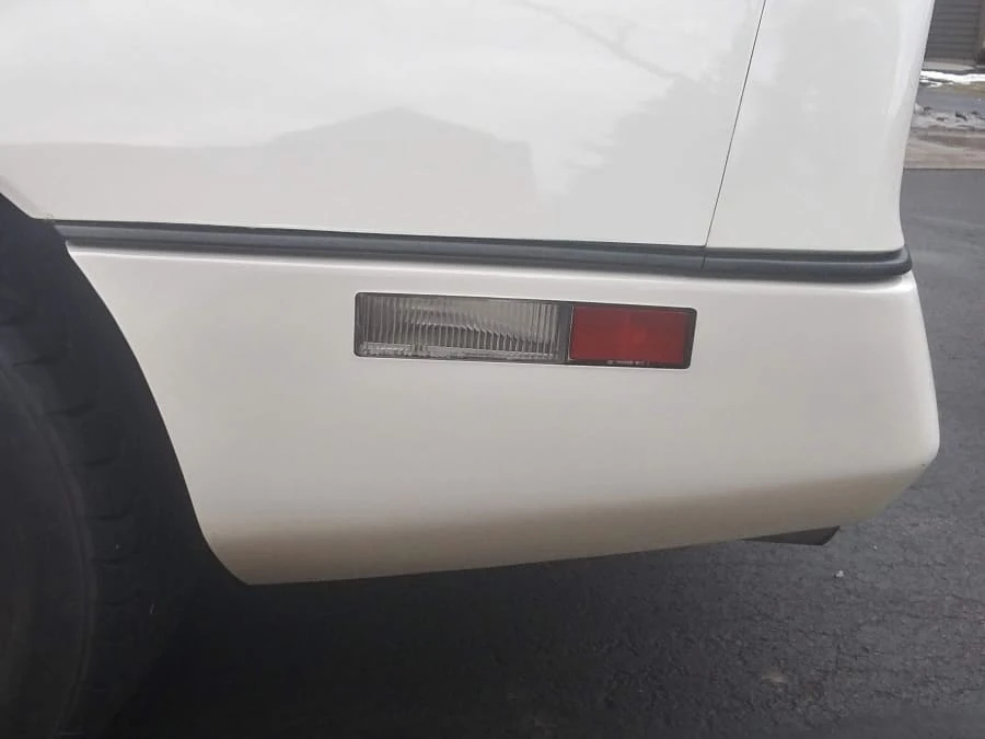 1987 Chevrolet Corvette C4 - Image 19 of 23