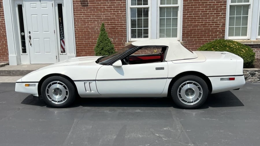 1987 Chevrolet Corvette C4 - Image 5 of 10