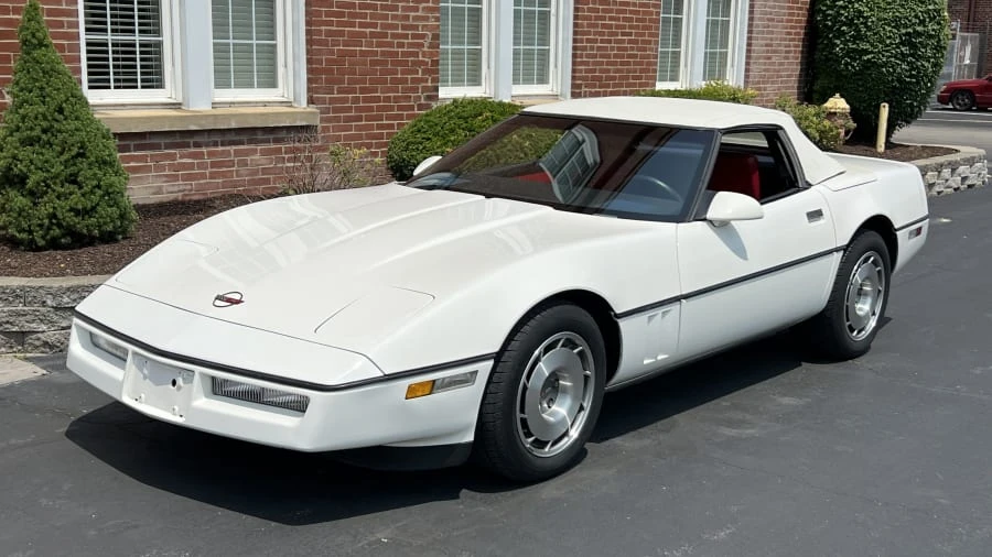 1987 Chevrolet Corvette C4 - Image 4 of 10