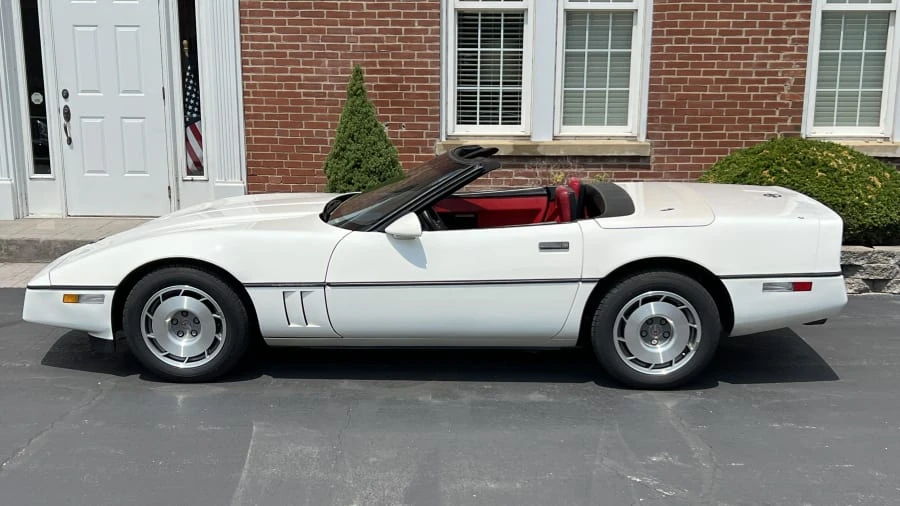 1987 Chevrolet Corvette C4 - Image 2 of 10