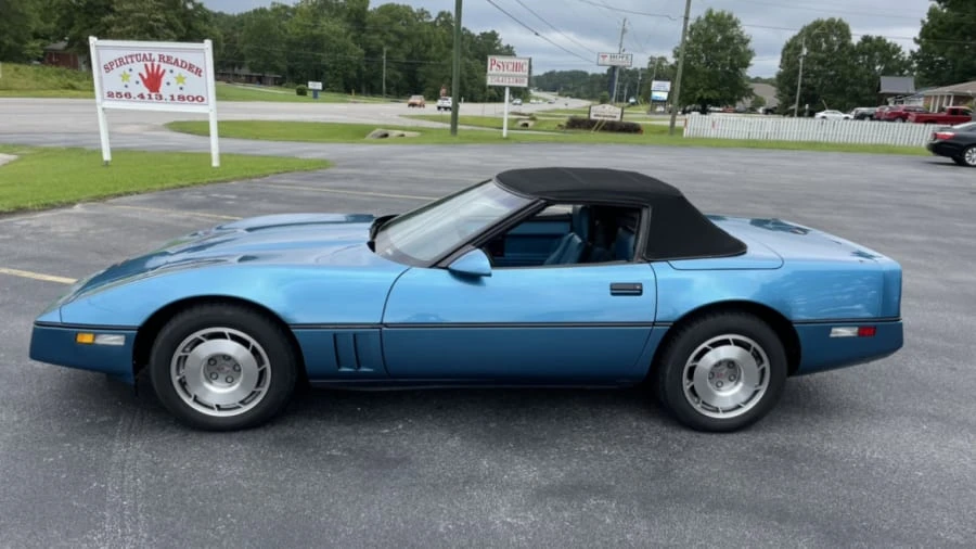1987 Chevrolet Corvette C4 - Image 2 of 11