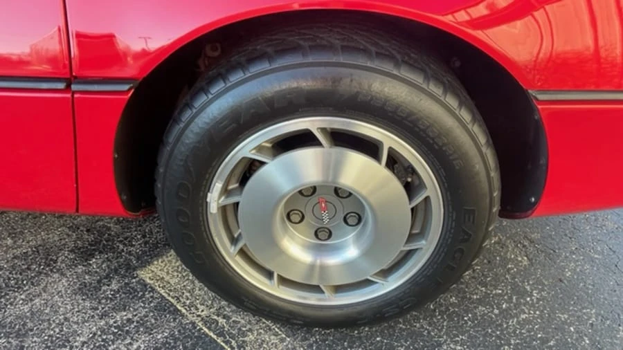1987 Chevrolet Corvette C4 - Image 10 of 14