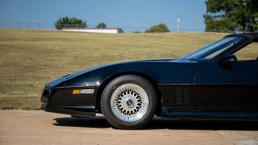 1987 Chevrolet Corvette C4 - Image 18 of 19