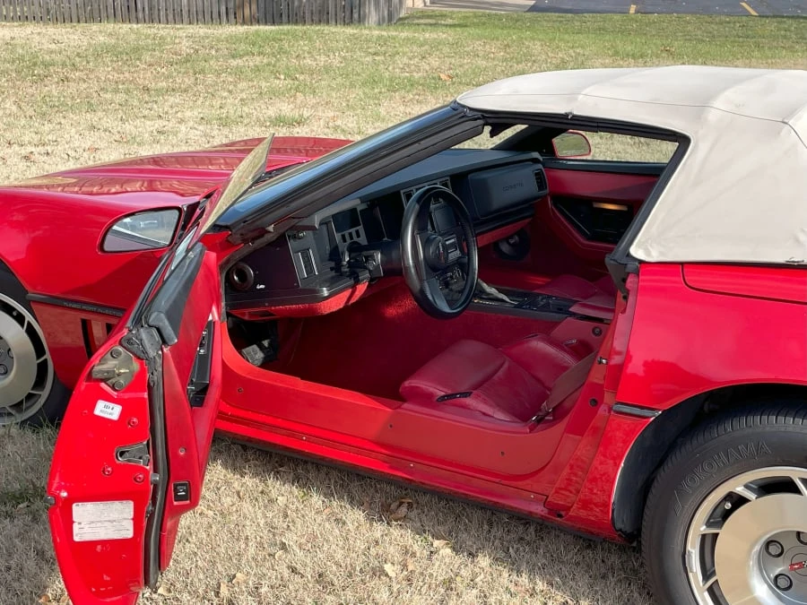 1987 Chevrolet Corvette C4 - Image 19 of 27