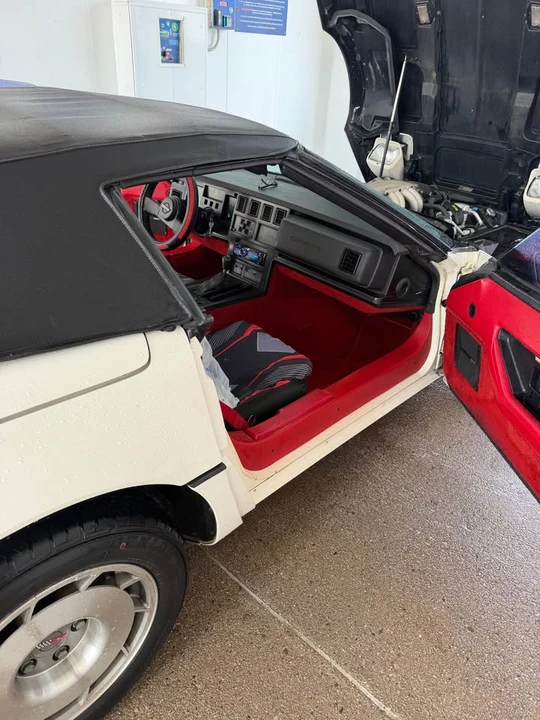 1987 Chevrolet Corvette C4 - Image 13 of 18