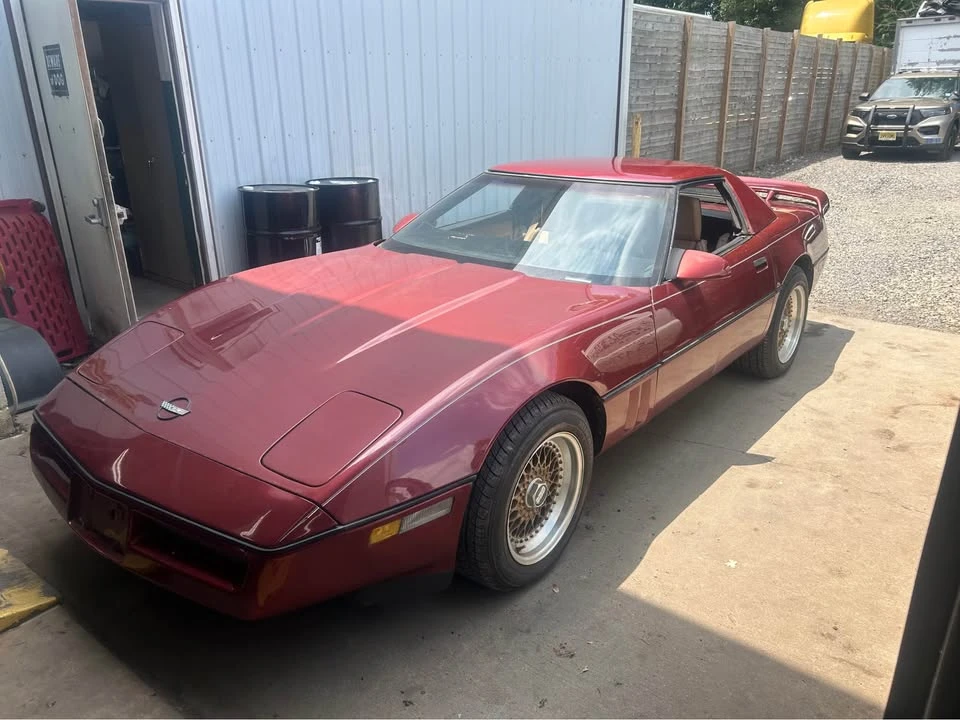 1987 Chevrolet Corvette C4 - Image 18 of 19
