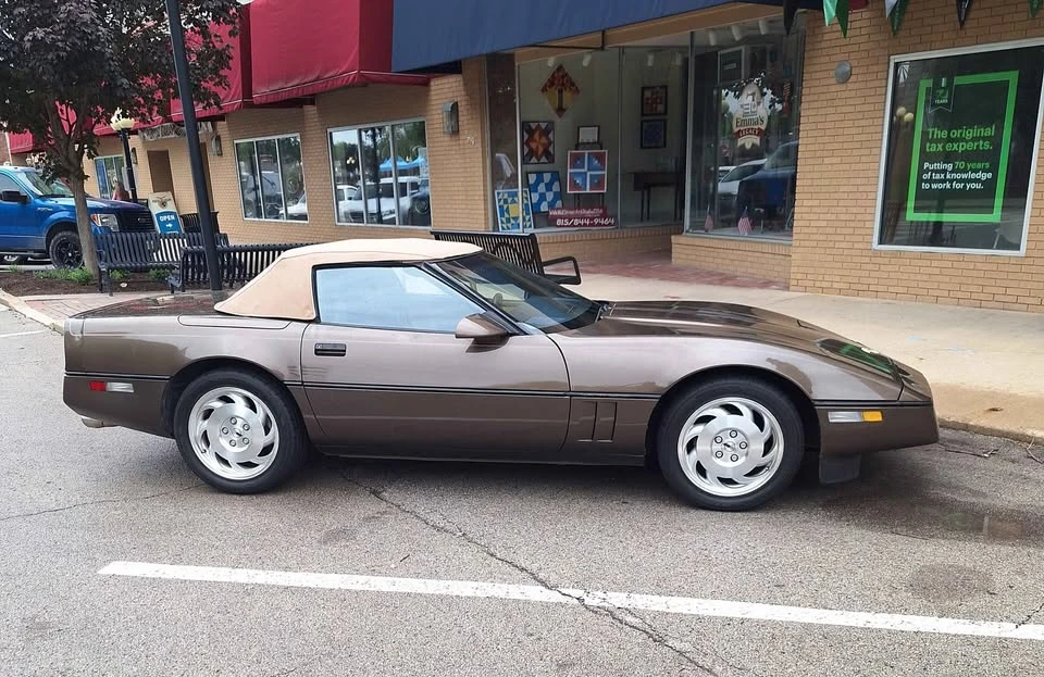 1987 Chevrolet Corvette C4 - Image 16 of 18