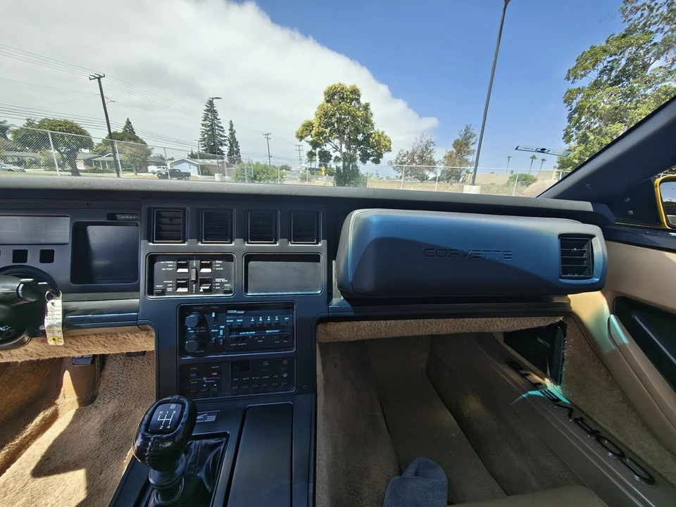1987 Chevrolet Corvette C4 - Image 24 of 31