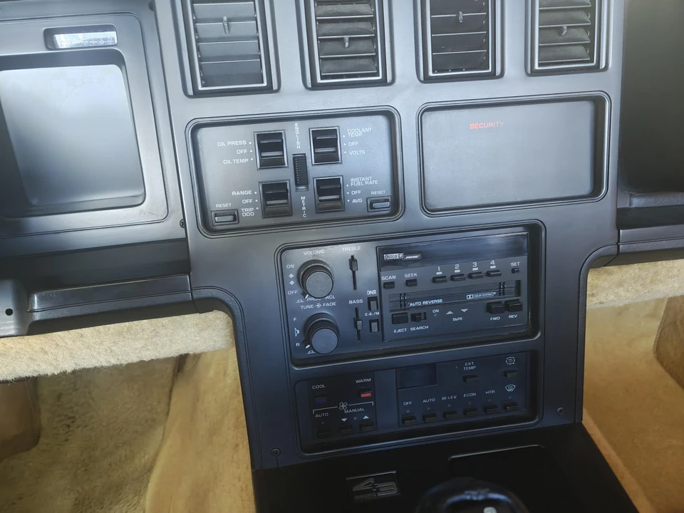 1987 Chevrolet Corvette C4 - Image 26 of 31