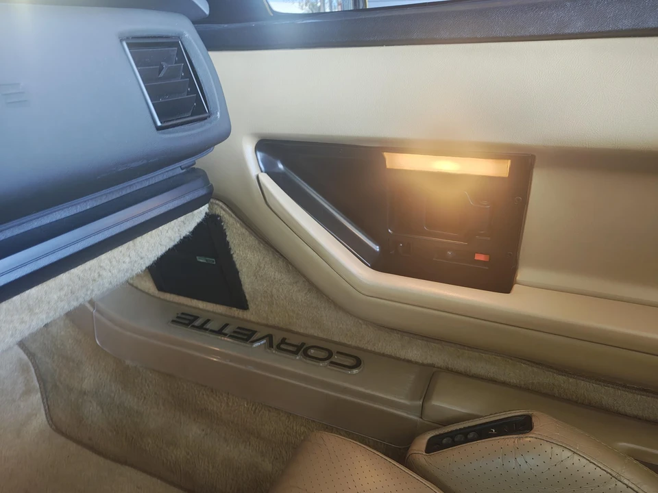 1987 Chevrolet Corvette C4 - Image 20 of 31