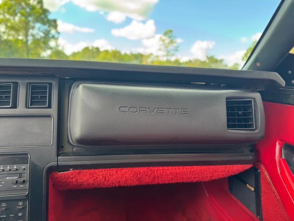 1987 Chevrolet Corvette C4 - Image 15 of 21