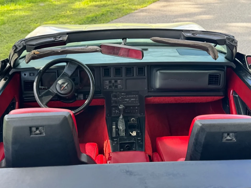 1987 Chevrolet Corvette C4 - Image 20 of 21