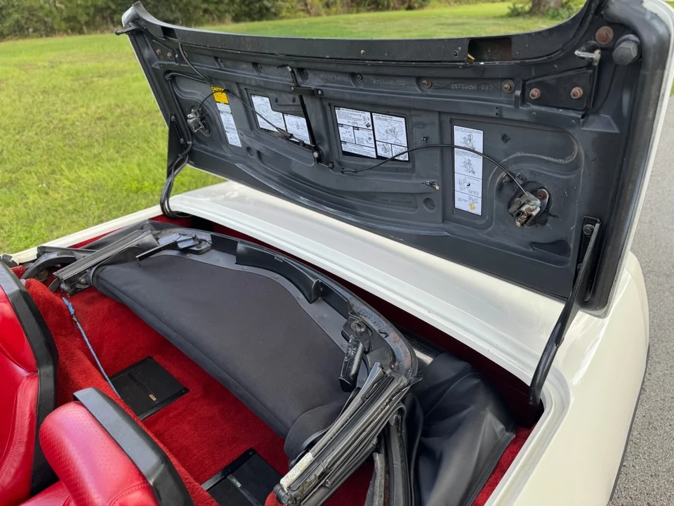 1987 Chevrolet Corvette C4 - Image 13 of 21