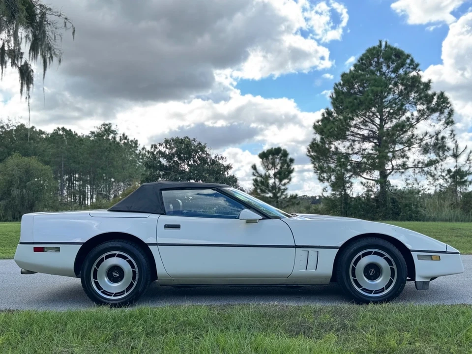 1987 Chevrolet Corvette C4 - Image 9 of 21