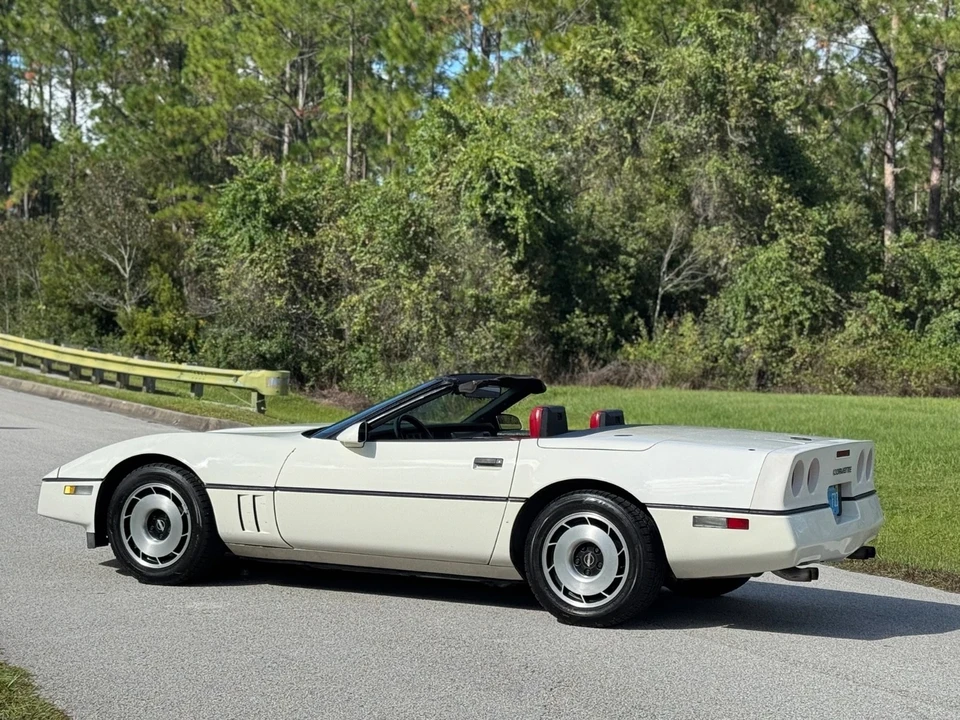 1987 Chevrolet Corvette C4 - Image 5 of 21