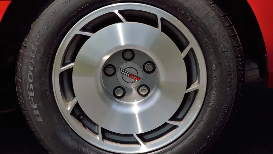 1987 Chevrolet Corvette C4 - Image 15 of 28