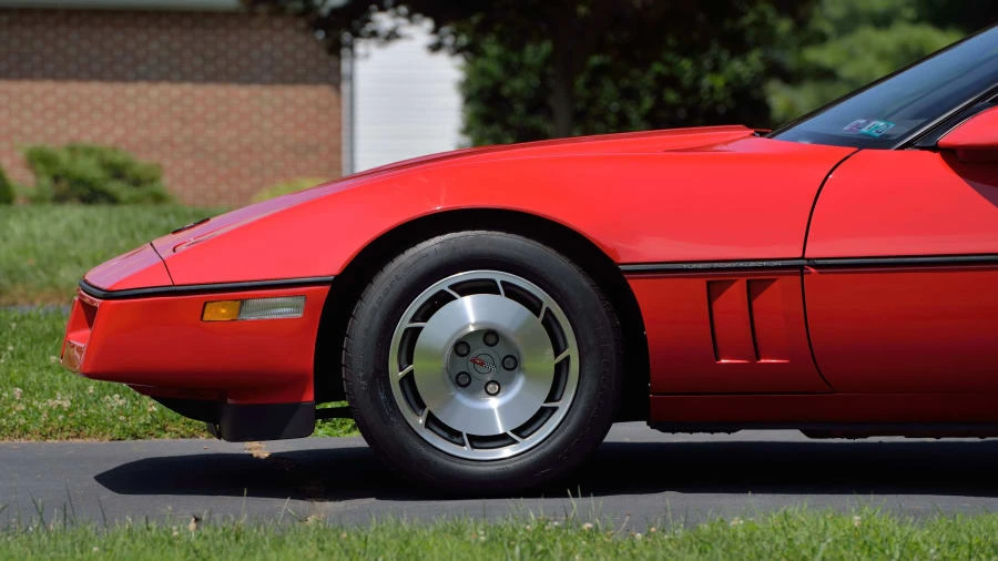 1987 Chevrolet Corvette C4 - Image 19 of 28