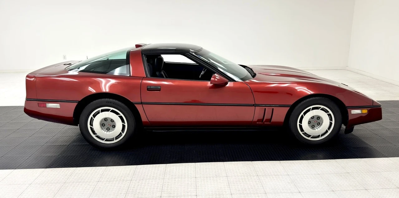 1987 Chevrolet Corvette C4 - Image 6 of 12