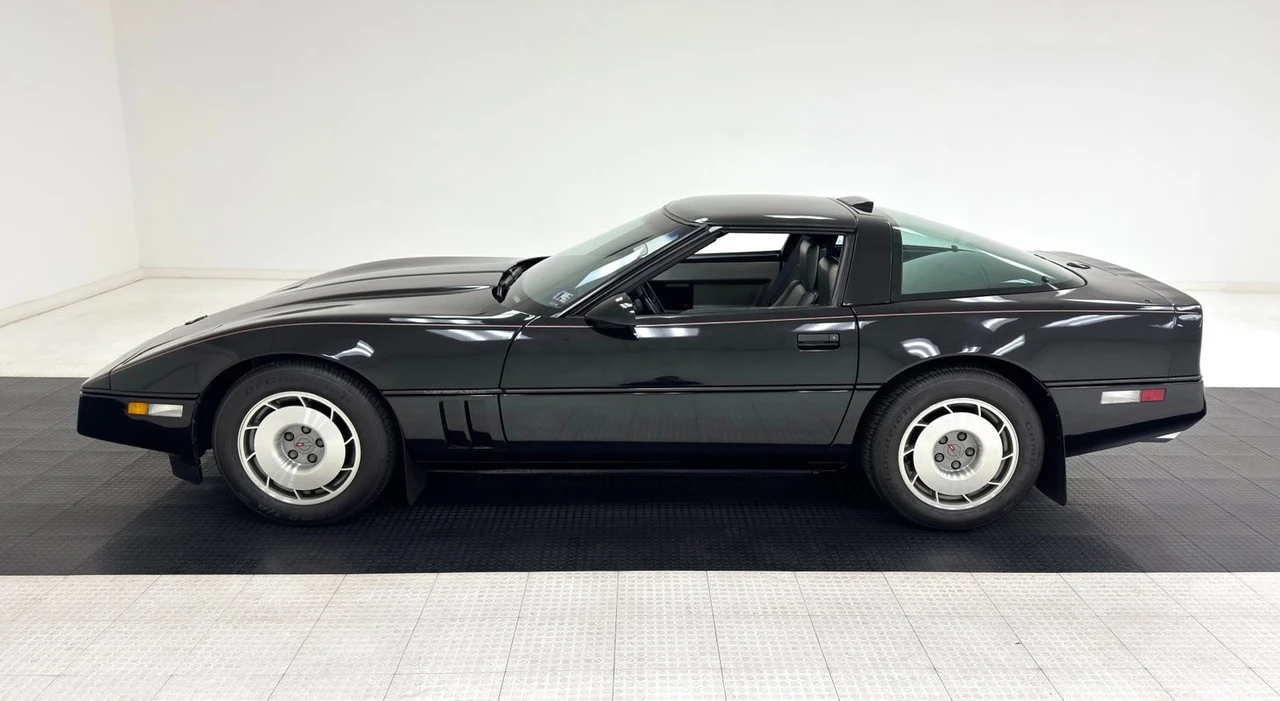 1987 Chevrolet Corvette C4 - Image 2 of 12