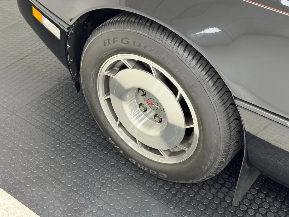 1987 Chevrolet Corvette C4 - Image 9 of 12