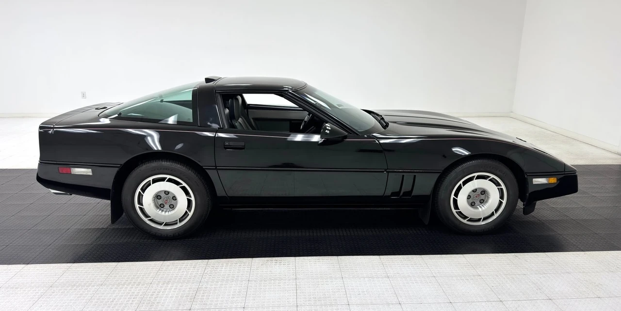 1987 Chevrolet Corvette C4 - Image 6 of 12