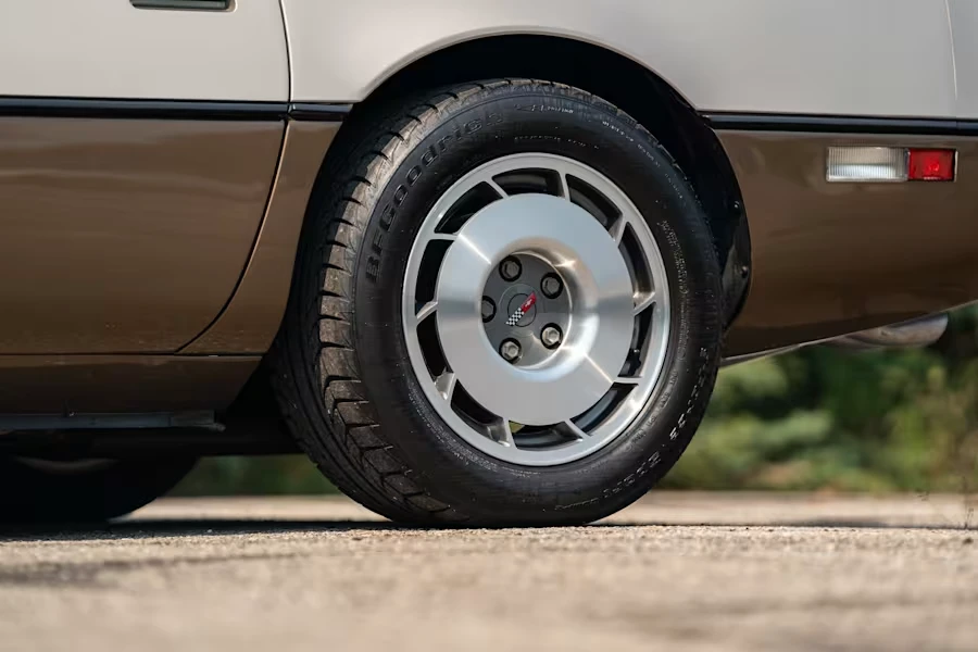 1987 Chevrolet Corvette C4 - Image 8 of 26