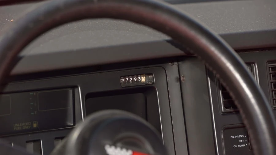 1987 Chevrolet Corvette C4 - Image 28 of 29