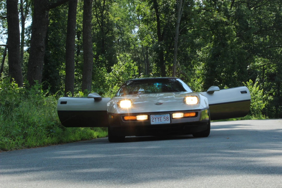 1987 Chevrolet Corvette C4 - Image 14 of 31