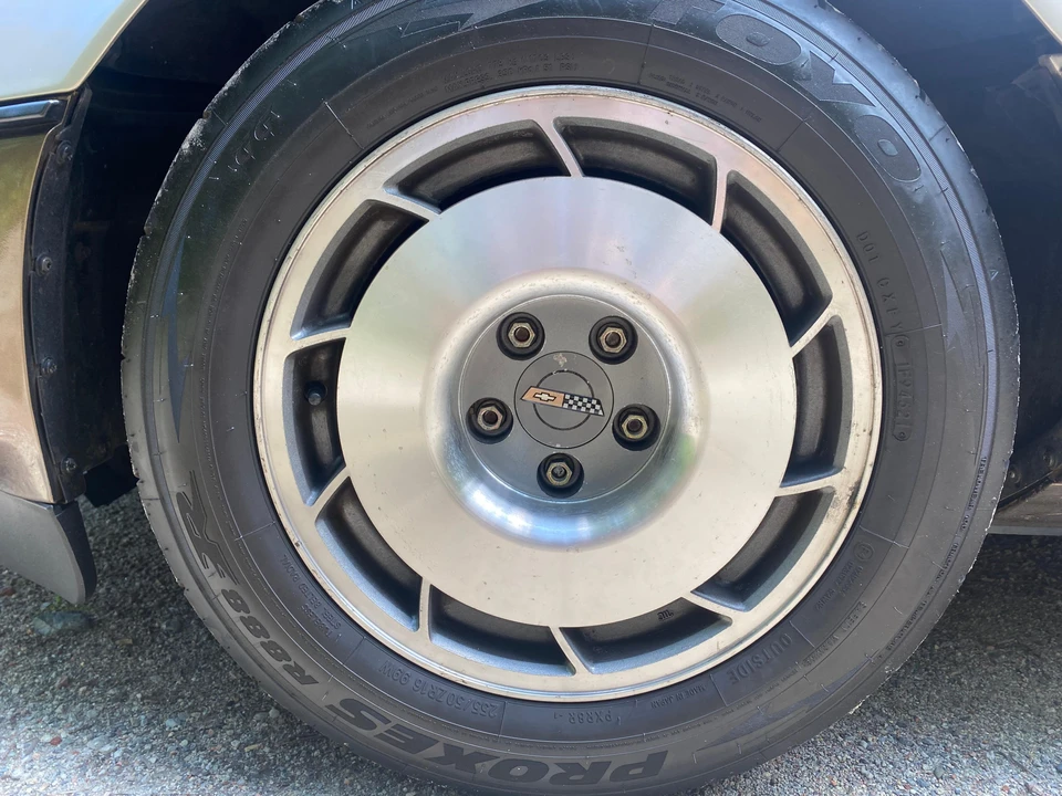 1987 Chevrolet Corvette C4 - Image 30 of 31