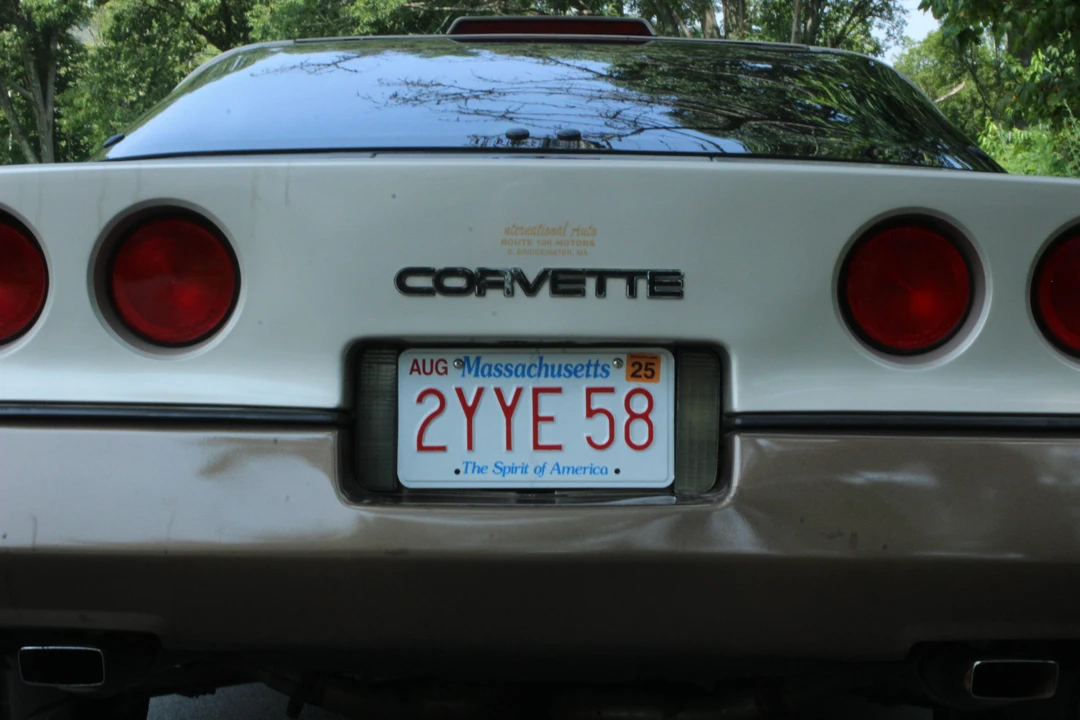 1987 Chevrolet Corvette C4 - Image 25 of 31