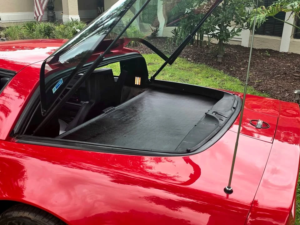 1987 Chevrolet Corvette C4 - Image 15 of 20