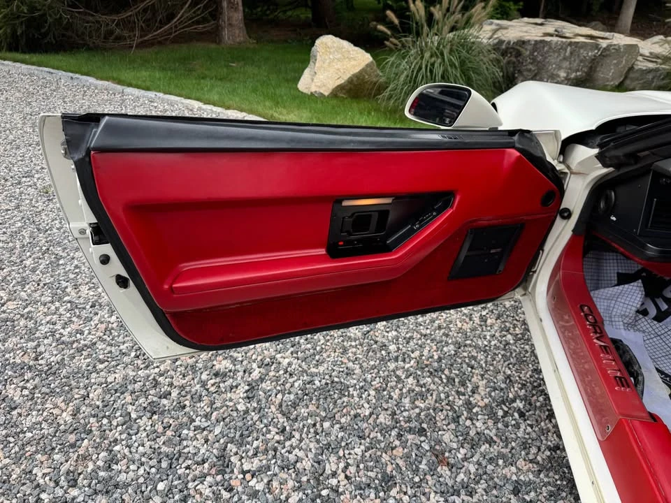 1987 Chevrolet Corvette C4 - Image 8 of 9