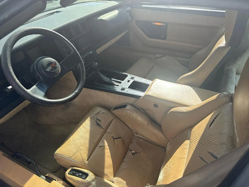 1987 Chevrolet Corvette C4 - Image 25 of 31