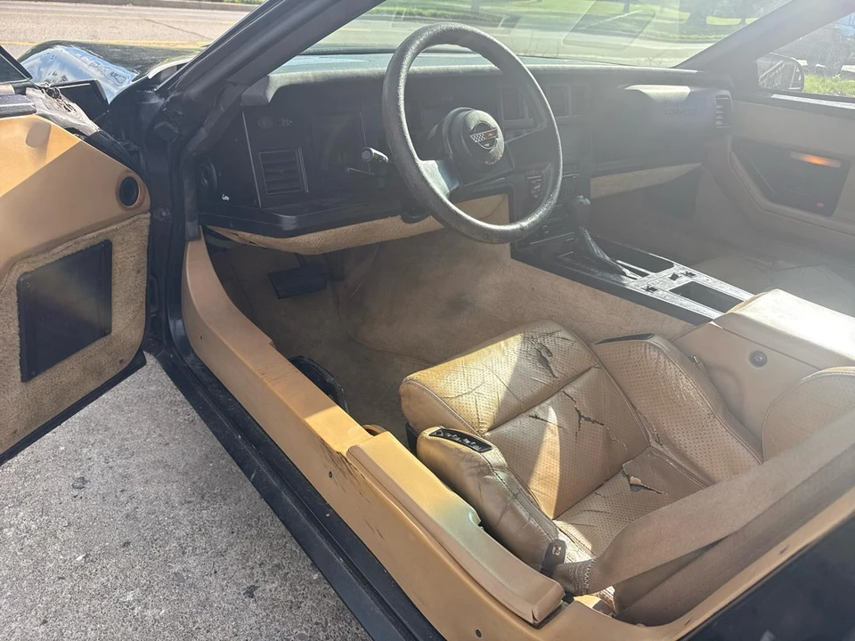 1987 Chevrolet Corvette C4 - Image 28 of 31