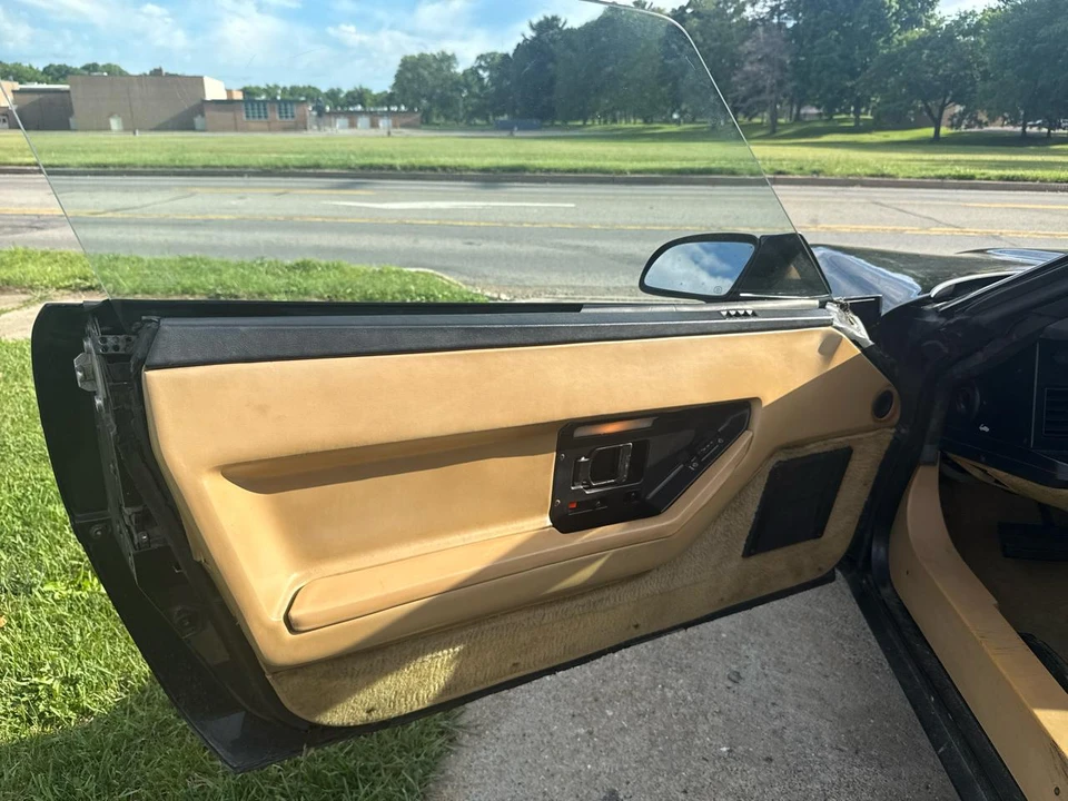 1987 Chevrolet Corvette C4 - Image 29 of 31