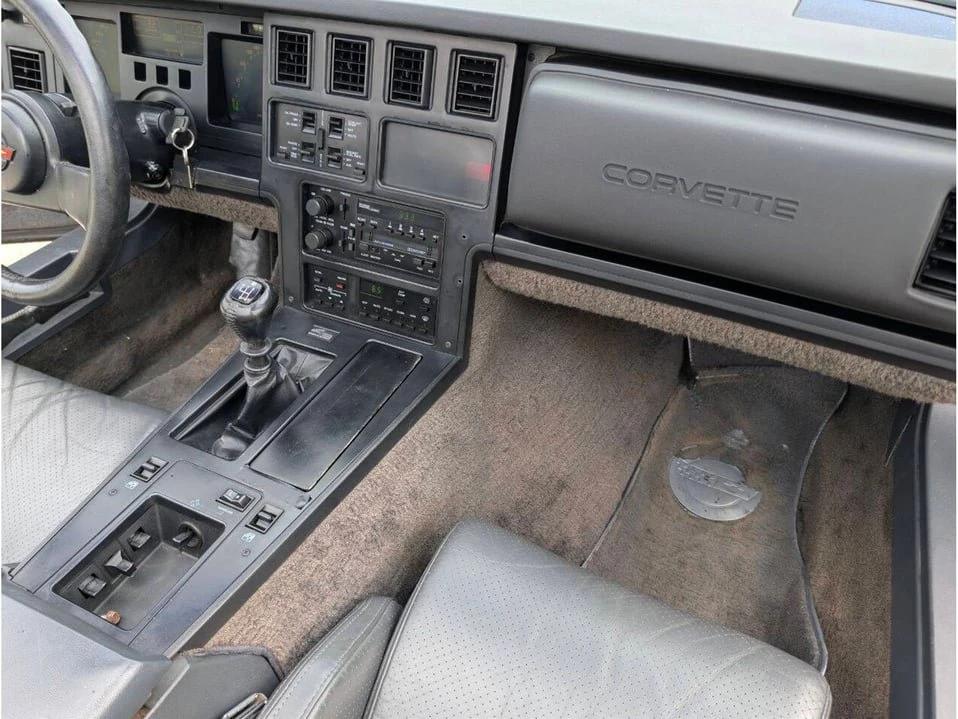 1987 Chevrolet Corvette C4 - Image 15 of 20