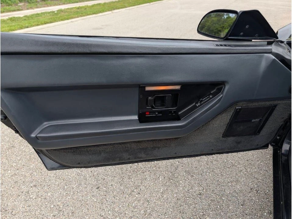 1987 Chevrolet Corvette C4 - Image 11 of 20