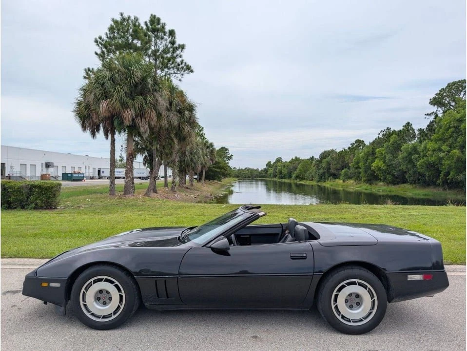 1987 Chevrolet Corvette C4 - Image 8 of 20