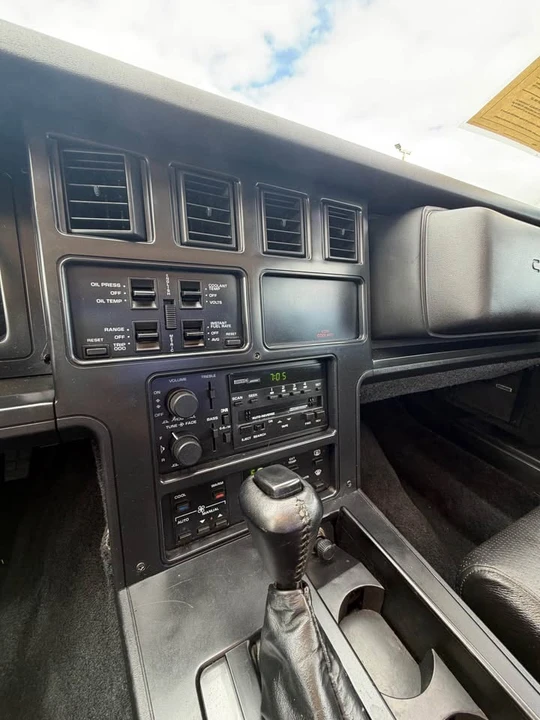 1987 Chevrolet Corvette C4 - Image 8 of 9