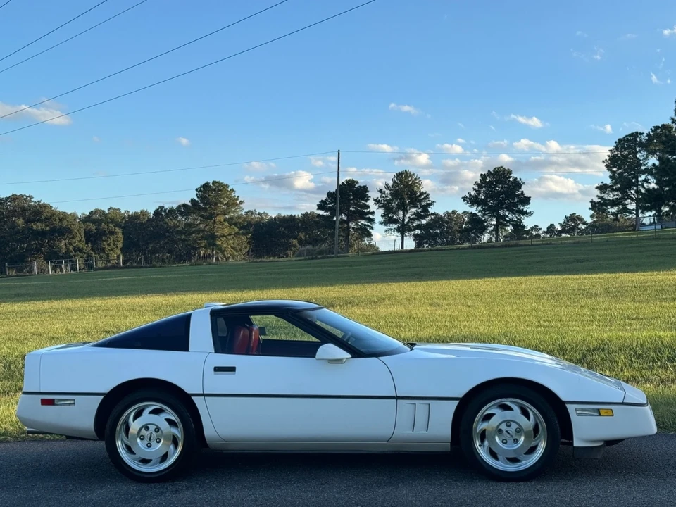 1987 Chevrolet Corvette C4 - Image 8 of 21