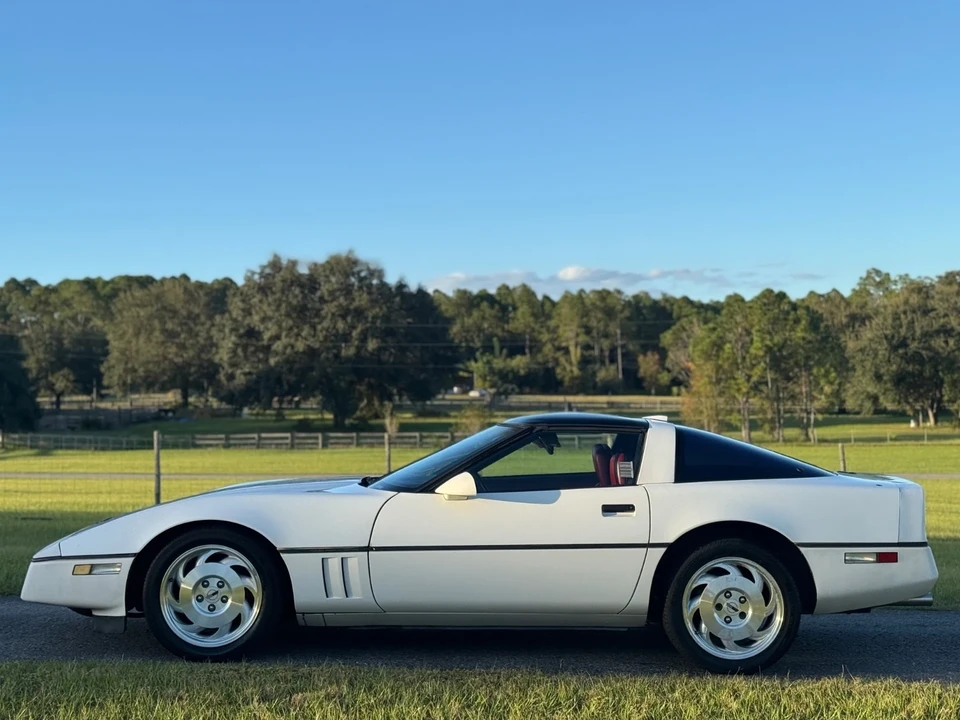 1987 Chevrolet Corvette C4 - Image 10 of 21