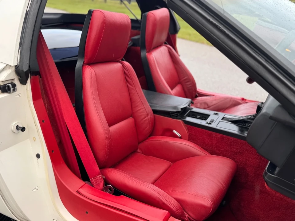 1987 Chevrolet Corvette C4 - Image 16 of 21