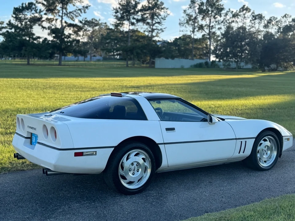 1987 Chevrolet Corvette C4 - Image 9 of 21