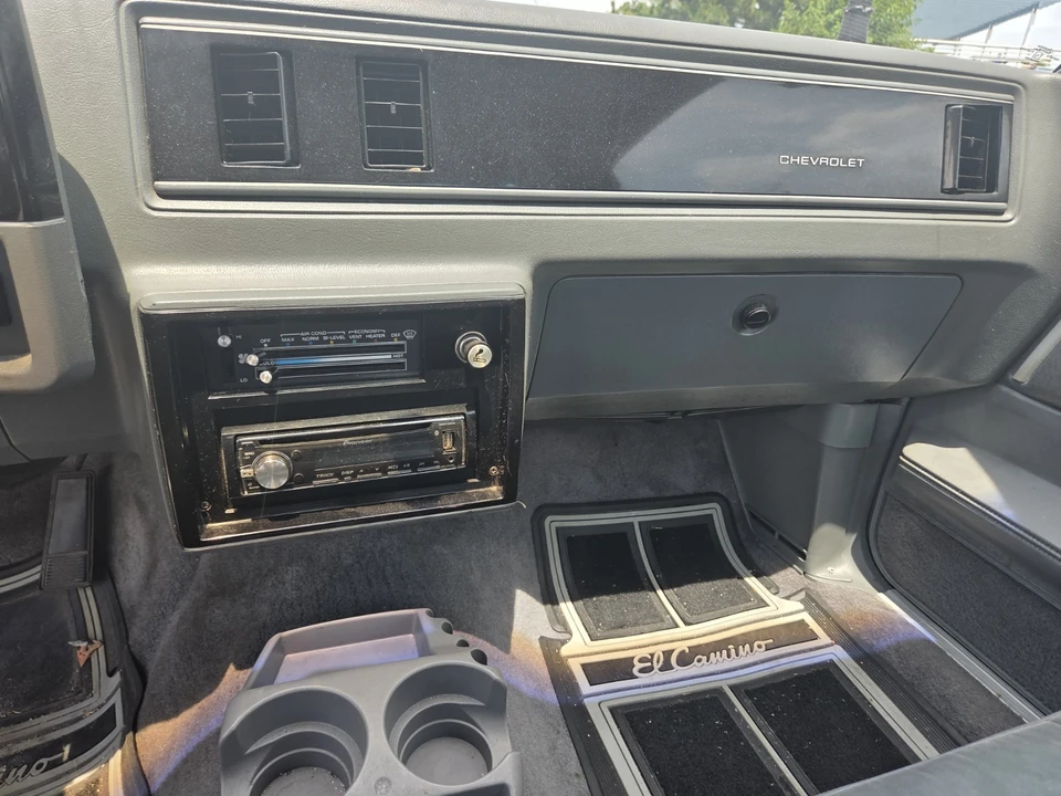 1987 Chevrolet El Camino 5th Gen - Image 18 of 31