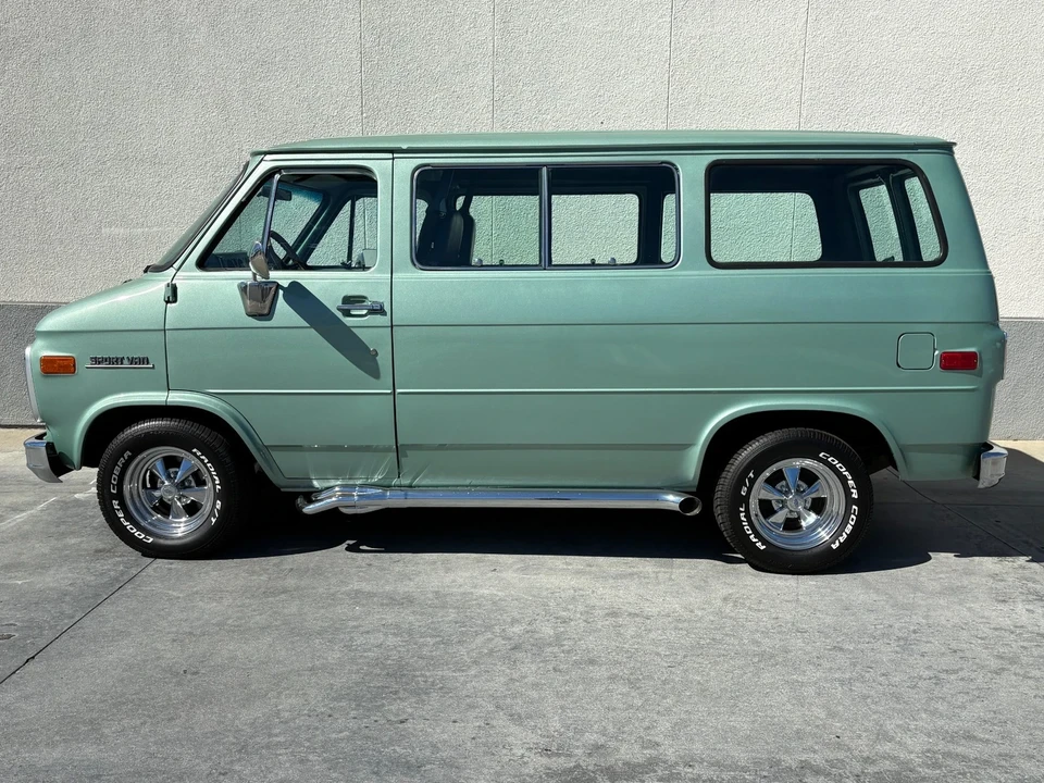 1987 Chevrolet G-Series Van - Image 2 of 21