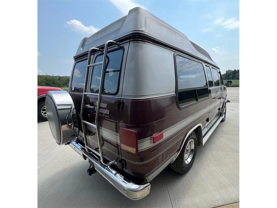 1987 Chevrolet G-Series Van - Image 7 of 31